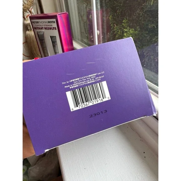 Peter Thomas Roth Full size Face and Eye Firmers 2 piece set. - Picture 2 of 4